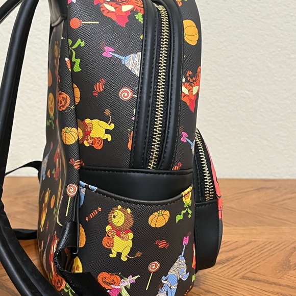 Disney loungefly Winnie the Pooh Halloween backpack, glows in the dark - Picture 3 of 5